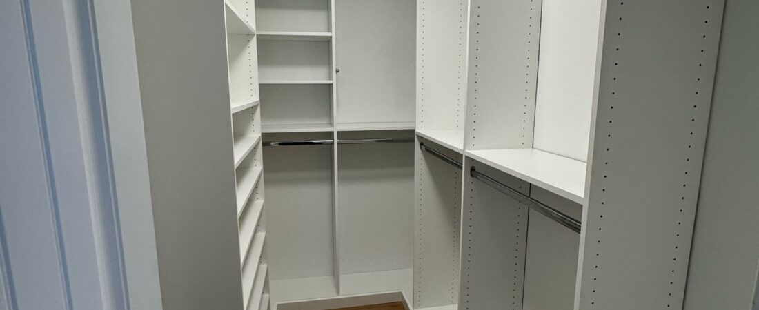 How to Organize Corner Closet Space: 7 Expert Tips NJ